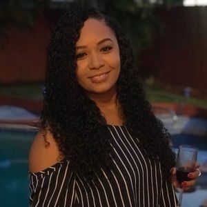 Meet your Posher, Lakeira